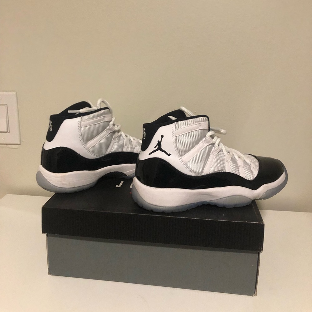 Air Jordan 11 Retro- 2018 Concord in Y6/W7.5